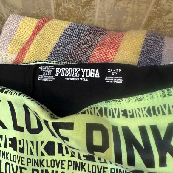 Victoria's Secret Kids Black and‎ Neon Green Foldover Leggings XS/P - Picture 3 of 4